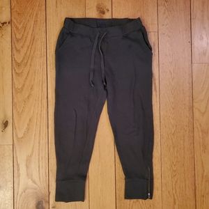 Gap Kids Capri Sweats with zipper cuff girls L 10